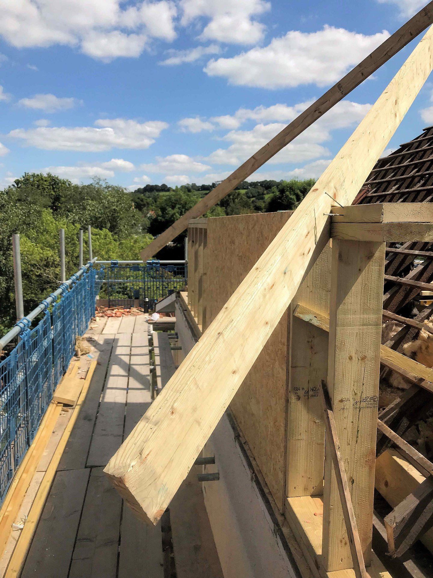 Extended roof construction as part of an extension in North Devon