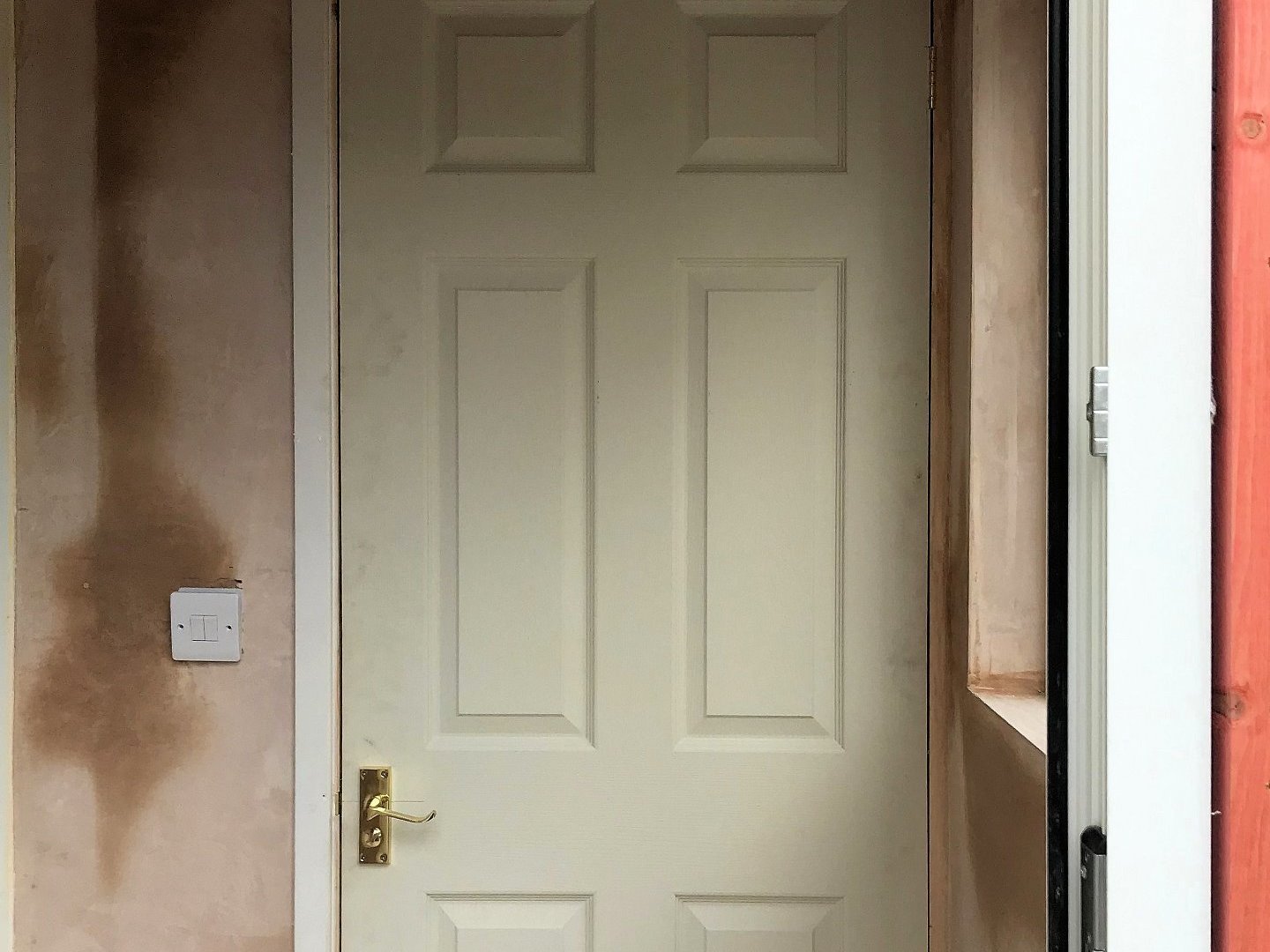Walls skim's and new door hung North Devon
